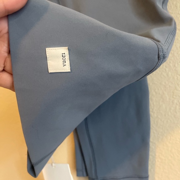 Vuori studio pocket leggings NWT - Picture 4 of 5